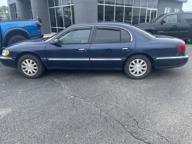 2002 Lincoln Continental Base