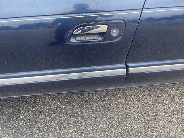 2002 Lincoln Continental Base
