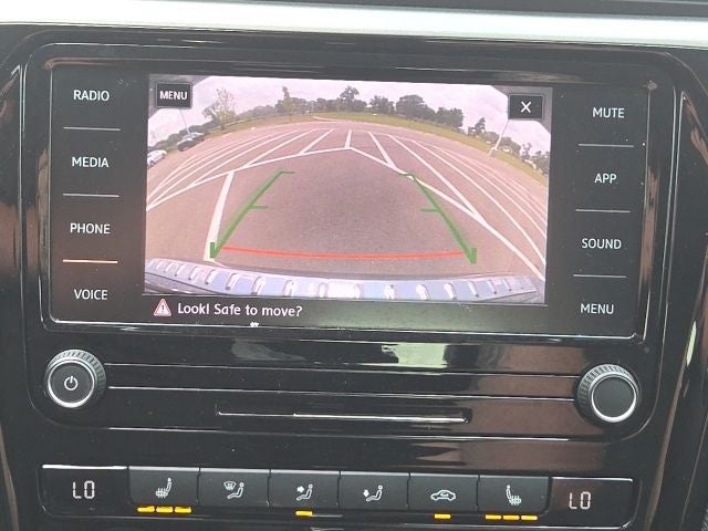 2022 Volkswagen Passat 2.0T SE