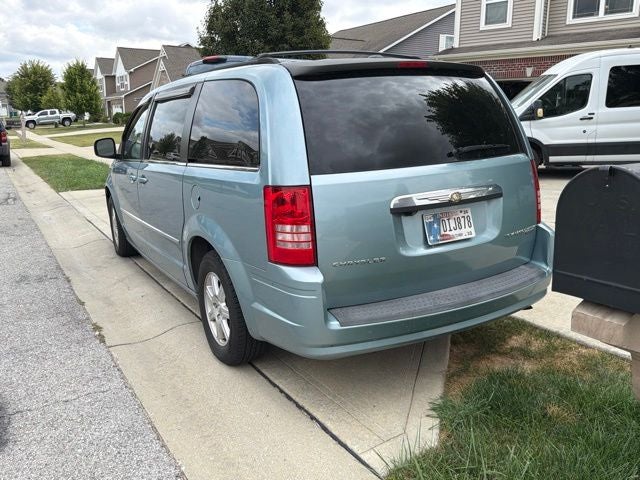 2010 Chrysler Town & Country Touring