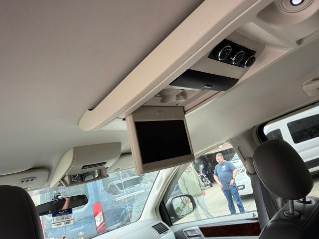 2010 Chrysler Town & Country Touring
