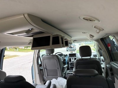 2010 Chrysler Town & Country Touring