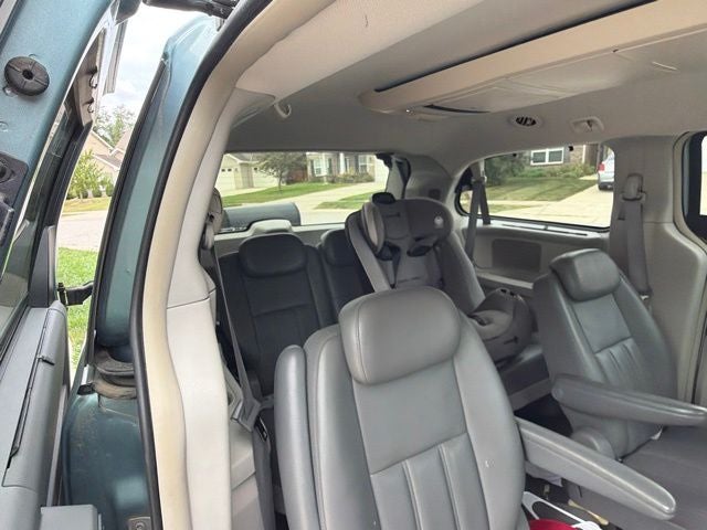 2010 Chrysler Town & Country Touring