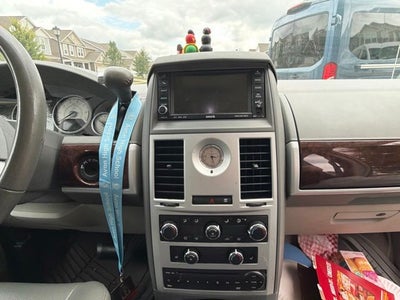 2010 Chrysler Town & Country Touring