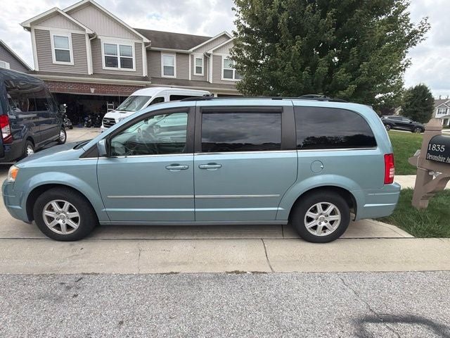 2010 Chrysler Town & Country Touring