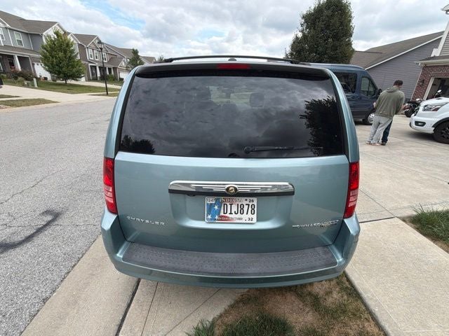 2010 Chrysler Town & Country Touring
