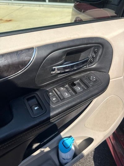 2011 Chrysler Town & Country Limited