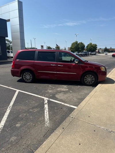 2011 Chrysler Town & Country Limited