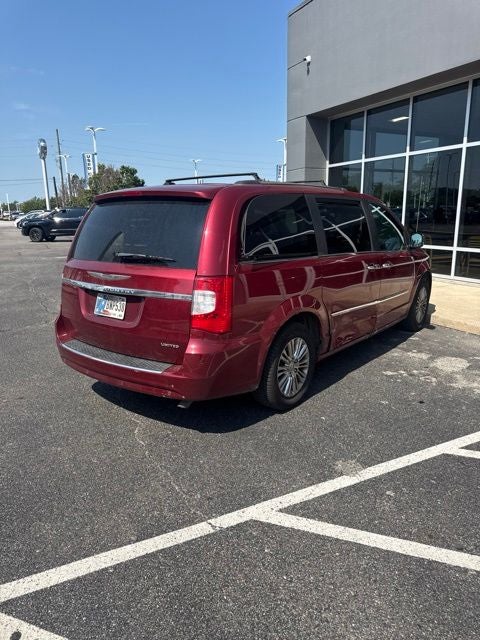 2011 Chrysler Town & Country Limited
