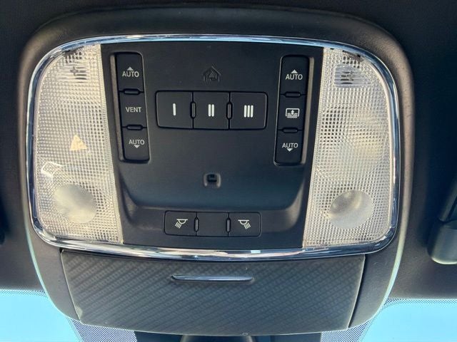 2012 Chrysler 300 C Luxury Series