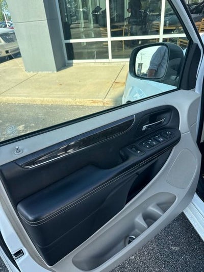 2013 Chrysler Town & Country Touring