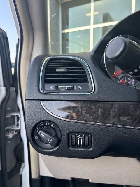2013 Chrysler Town & Country Touring