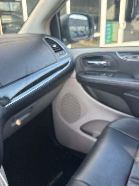 2013 Chrysler Town & Country Touring