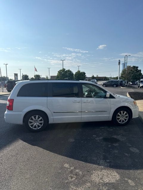 2013 Chrysler Town & Country Touring