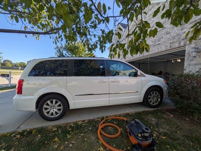 2016 Chrysler Town & Country Touring