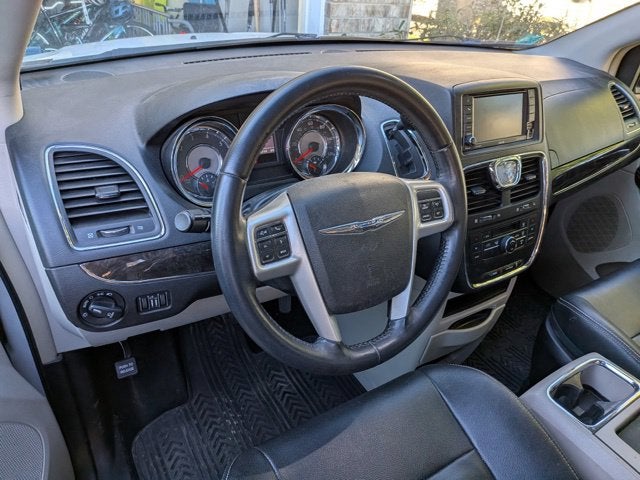2016 Chrysler Town & Country Touring