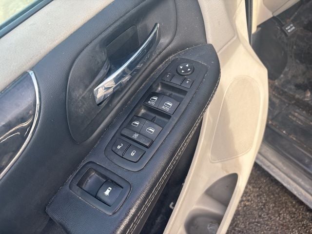 2016 Chrysler Town & Country Touring