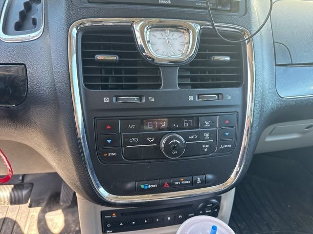 2012 Chrysler Town & Country Touring-L