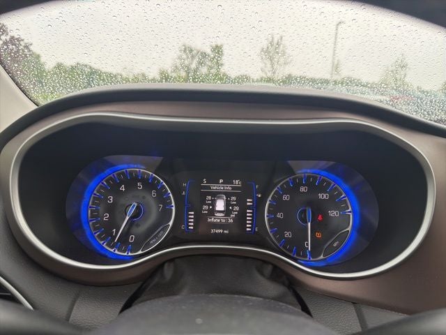 2023 Chrysler Voyager LX