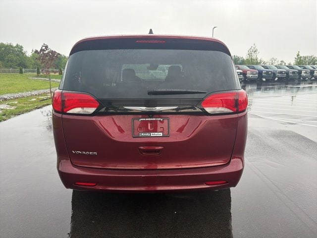 2023 Chrysler Voyager LX