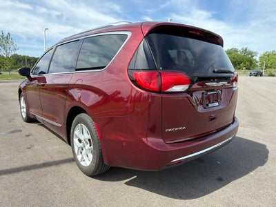 2017 Chrysler Pacifica Touring L Plus