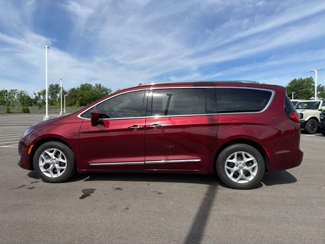 2017 Chrysler Pacifica Touring L Plus