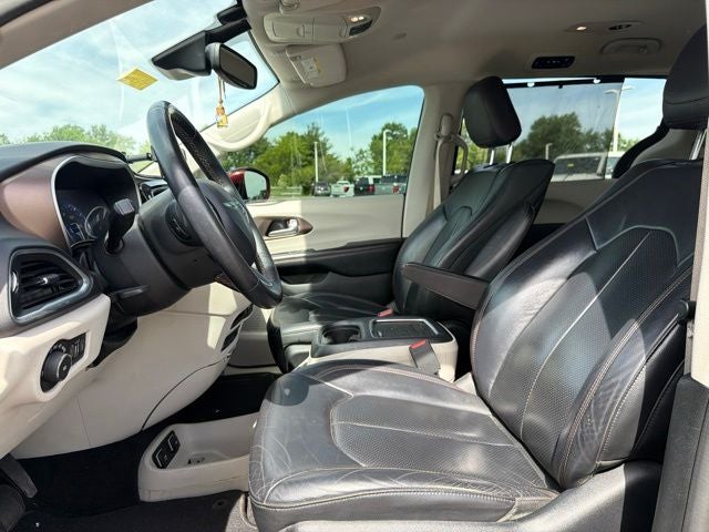 2017 Chrysler Pacifica Touring L Plus