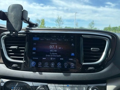 2017 Chrysler Pacifica Touring L Plus