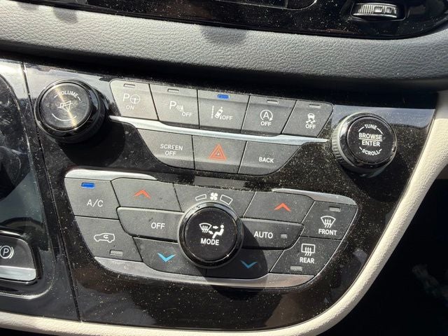 2017 Chrysler Pacifica Touring L Plus
