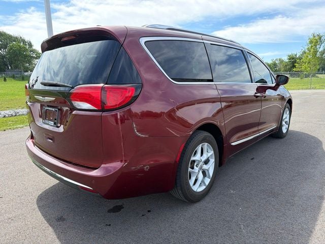 2017 Chrysler Pacifica Touring L Plus