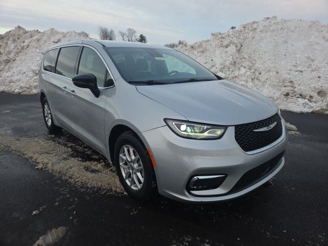 2024 Chrysler Pacifica Touring