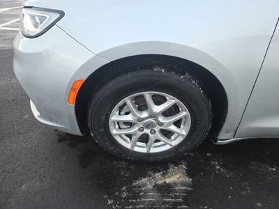 2024 Chrysler Pacifica Touring