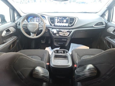 2024 Chrysler Pacifica Touring