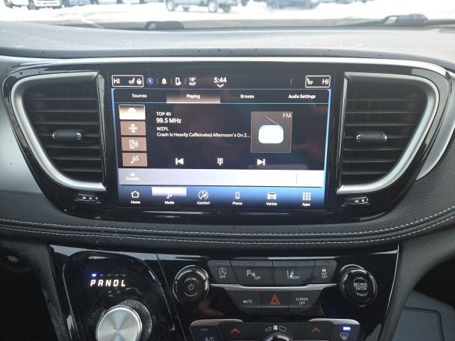 2024 Chrysler Pacifica Touring