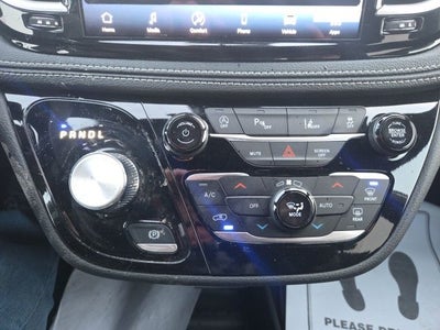 2024 Chrysler Pacifica Touring