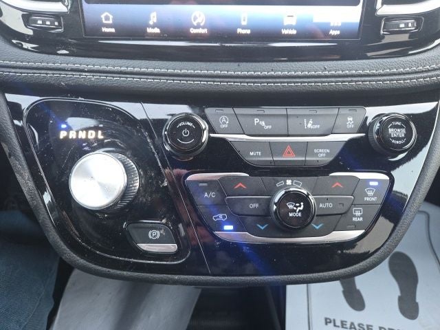 2024 Chrysler Pacifica Touring