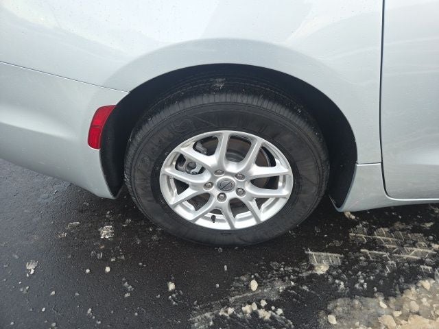 2024 Chrysler Pacifica Touring