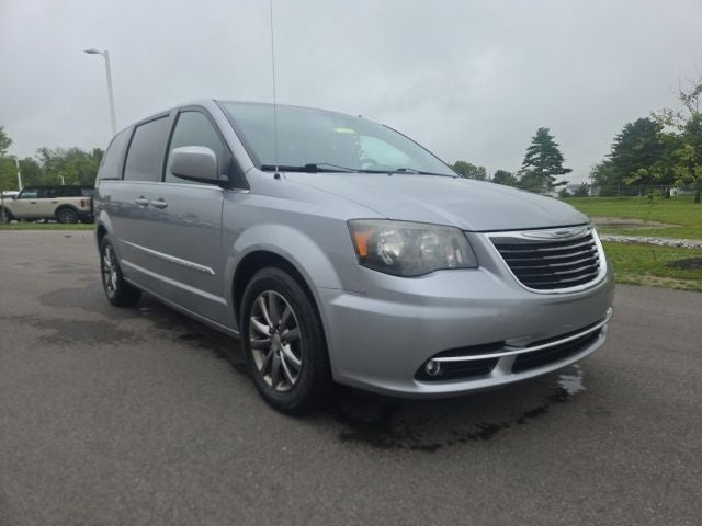 2015 Chrysler Town & Country S