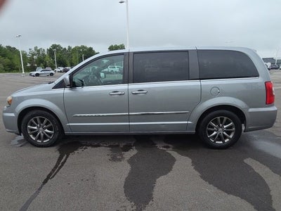 2015 Chrysler Town & Country S