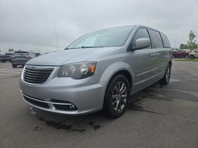 2015 Chrysler Town & Country S