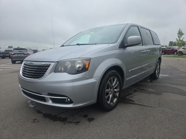 2015 Chrysler Town & Country S