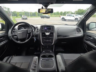 2015 Chrysler Town & Country S