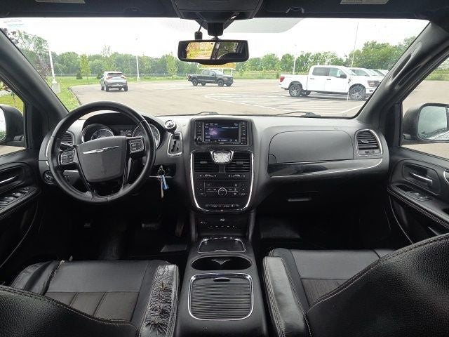 2015 Chrysler Town & Country S