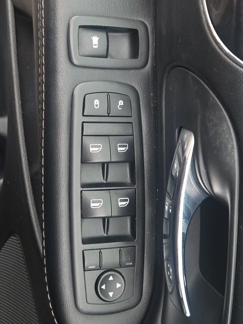 2015 Chrysler Town & Country S
