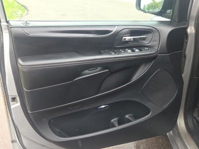 2015 Chrysler Town & Country S
