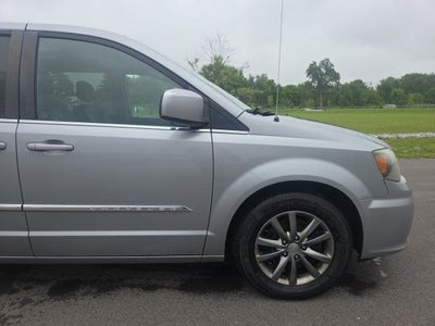 2015 Chrysler Town & Country S