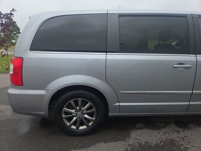 2015 Chrysler Town & Country S