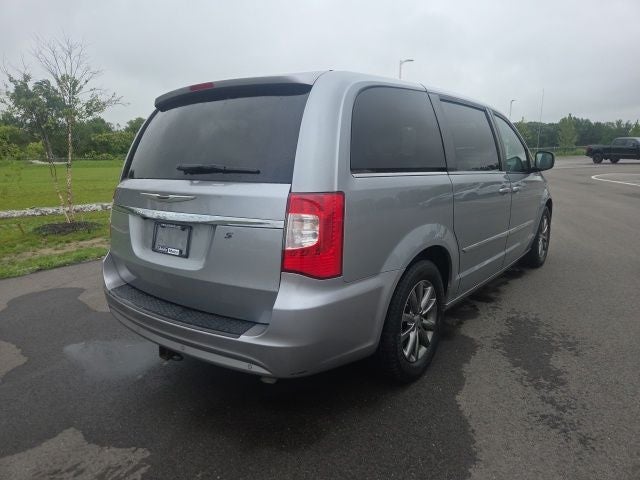 2015 Chrysler Town & Country S
