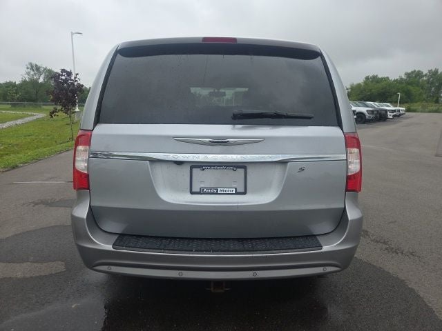 2015 Chrysler Town & Country S