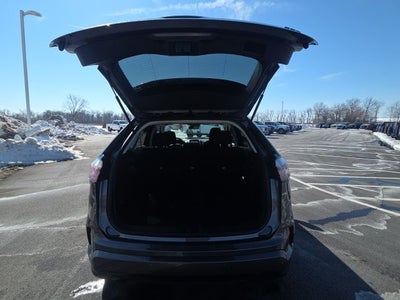 2022 Ford Edge SE